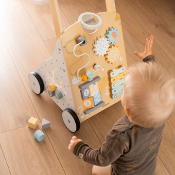 Poignée solide à hauteur d'enfant pour guider les premiers pas