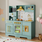 Cuisine en bois avec coin café et table