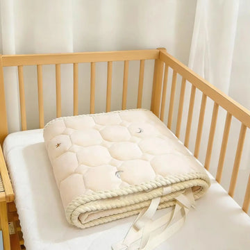 Détail du tissu en coton certifié doux et hypoallergénique