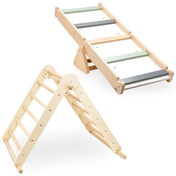 Triangle d'escalade XXL avec rampe toboggan en bois dans une pièce de jeu